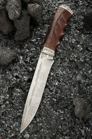 Нож Златояр Кованая сталь D2, Резная из Венге