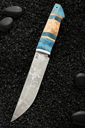 Нож Алькор Кованая сталь D2, Комбинированная Карельская берёзв синяя и натуральная